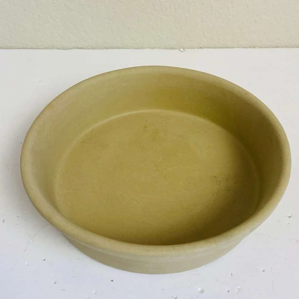 The Pampered Chef 8” Deep Dish Round Stoneware